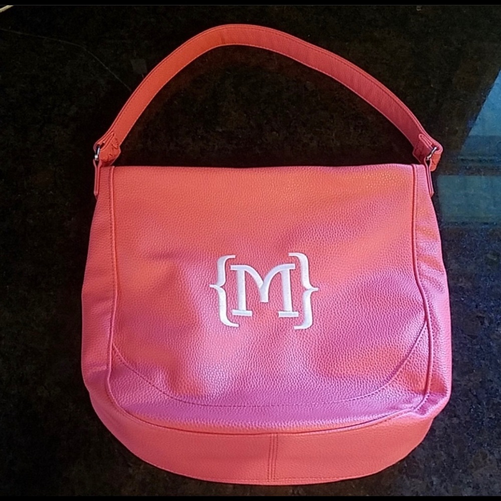Thirty-One Jewell Hobo Coral w/ white “M” Like NEW